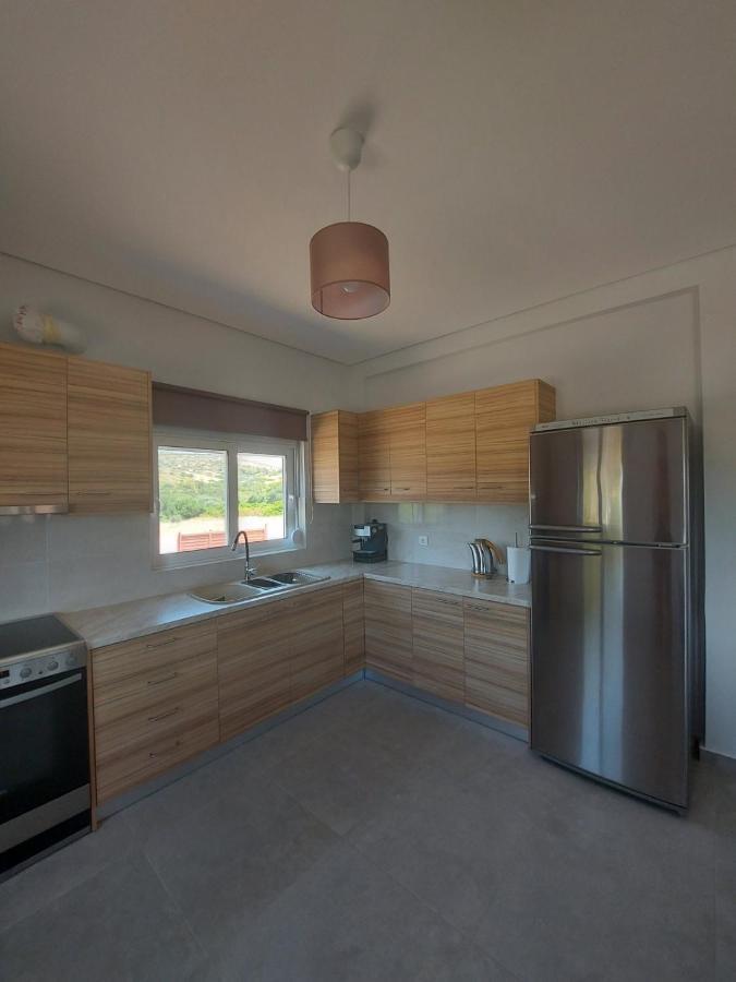 Saint George Family House Villa ปาไลยาโฟไกยา ภายนอก รูปภาพ