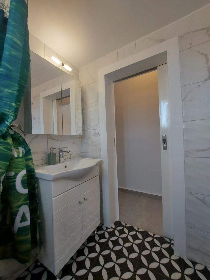 Saint George Family House Villa ปาไลยาโฟไกยา ภายนอก รูปภาพ