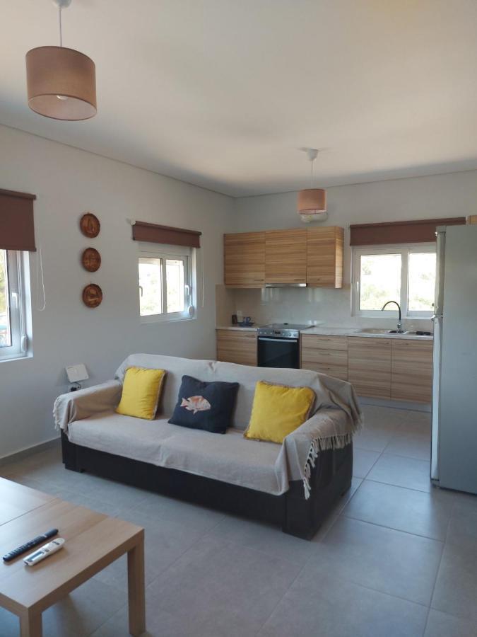 Saint George Family House Villa ปาไลยาโฟไกยา ภายนอก รูปภาพ